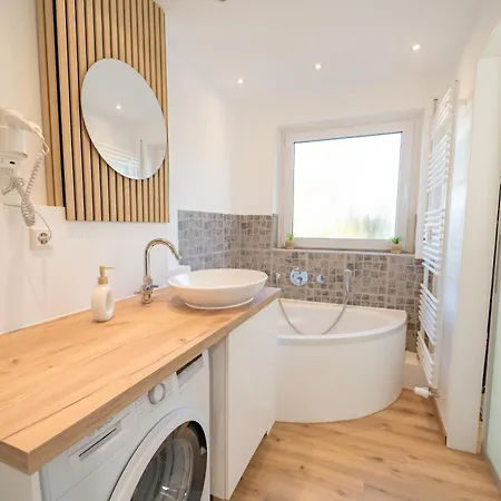 Apartment Range - Penthouse - Wlan - Parkplatz - Kueche - Balkon - Klima - 1-5 Personen Fellbach