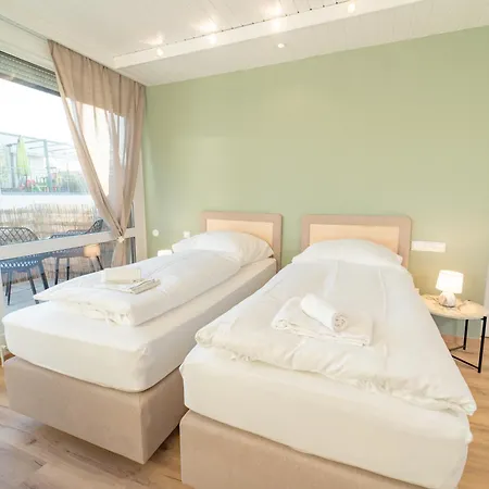 Range - Penthouse - Wlan - Parkplatz - Kueche - Balkon - Klima - 1-5 Personen Apartment Fellbach