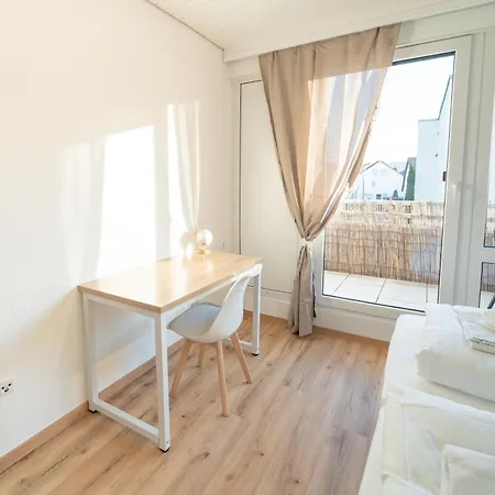 Apartment Range - Penthouse - Wlan - Parkplatz - Kueche - Balkon - Klima - 1-5 Personen *