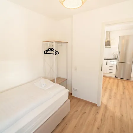 Range - Penthouse - Wlan - Parkplatz - Kueche - Balkon - Klima - 1-5 Personen Apartment Fellbach