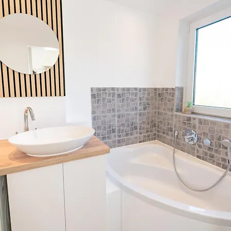 Range - Penthouse - Wlan - Parkplatz - Kueche - Balkon - Klima - 1-5 Personen Apartment *