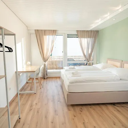 Range - Penthouse - Wlan - Parkplatz - Kueche - Balkon - Klima - 1-5 Personen Fellbach